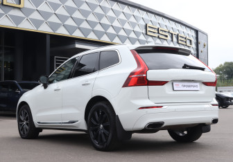 Подержанный автомобиль Volvo XC60 2020 года (7 фото)
