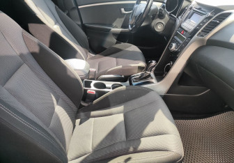 Подержанный автомобиль Hyundai i30 Hatchback 2012 года (9 фото)