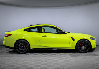 Подержанный автомобиль BMW M4 Coupe 2021 года (4 фото)