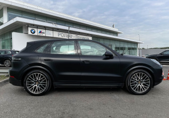 Подержанный автомобиль Porsche Cayenne 2021 года (4 фото)