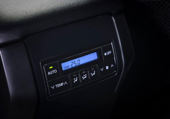 Подержанный автомобиль Toyota Land Cruiser Prado 2019 года (12 фото)