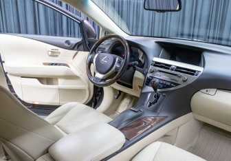 Подержанный автомобиль Lexus RX 2014 года (12 фото)