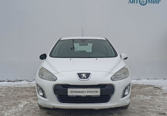 Подержанный автомобиль Peugeot 308 Hatchback 2012 года (2 фото)