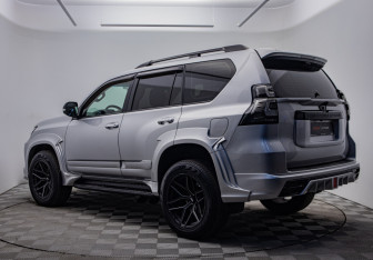 Подержанный автомобиль Toyota Land Cruiser Prado 2021 года (7 фото)