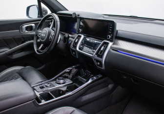 Подержанный автомобиль Kia Sorento 2022 года (10 фото)