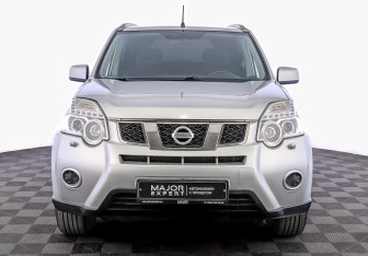 Подержанный автомобиль Nissan X-Trail 2013 года (2 фото)