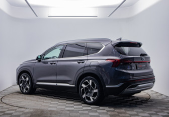 Подержанный автомобиль Hyundai Santa Fe 2022 года (7 фото)