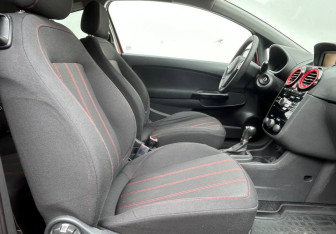 Подержанный автомобиль Opel Corsa 2012 года (10 фото)