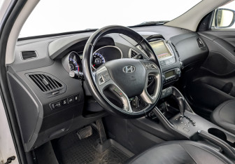 Подержанный автомобиль Hyundai ix35 2014 года (16 фото)