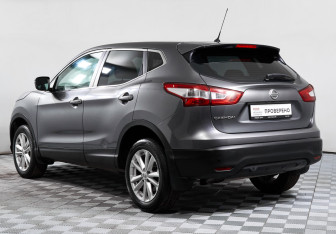 Подержанный автомобиль Nissan Qashqai 2014 года (7 фото)