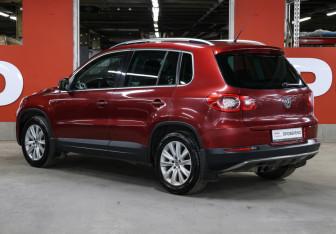 Подержанный автомобиль Volkswagen Tiguan 2009 года (7 фото)