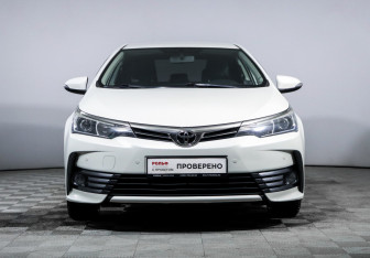 Подержанный автомобиль Toyota Corolla Sedan 2016 года (2 фото)