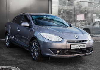 Подержанный автомобиль Renault Fluence 2011 года (3 фото)