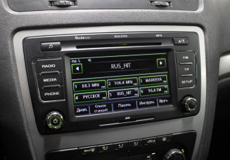 Подержанный автомобиль Skoda Octavia Liftback 2013 года (19 фото)