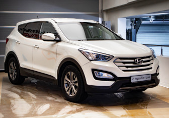 Подержанный автомобиль Hyundai Santa Fe 2013 года (3 фото)