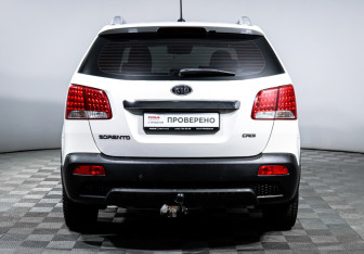 Подержанный автомобиль Kia Sorento 2012 года (6 фото)