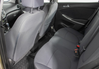 Подержанный автомобиль Hyundai Solaris Hatchback 2014 года (11 фото)