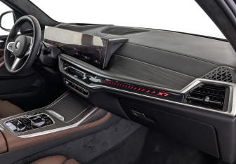 Новый BMW X7 2025 (9 фото)