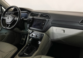 Подержанный автомобиль Volkswagen Tiguan 2020 года (9 фото)