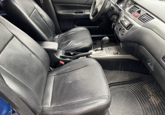Подержанный автомобиль Mitsubishi Lancer Sedan 2007 года (9 фото)