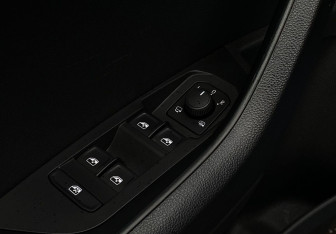 Подержанный автомобиль Skoda Karoq 2020 года (19 фото)