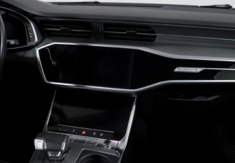 Подержанный автомобиль Audi A6 Sedan 2022 года (13 фото)
