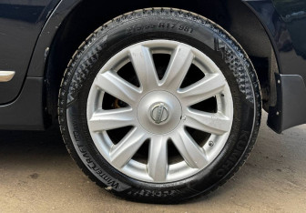 Подержанный автомобиль Nissan Teana 2011 года (14 фото)