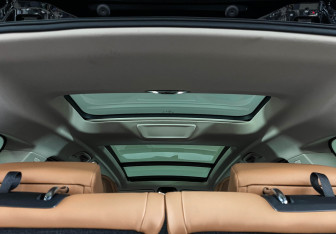 Подержанный автомобиль BMW X7 2022 года (25 фото)