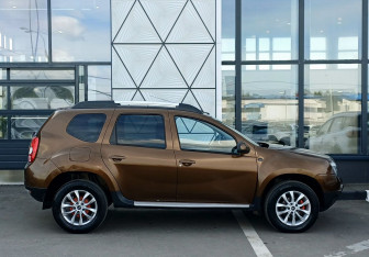 Подержанный автомобиль Renault Duster 2012 года (4 фото)