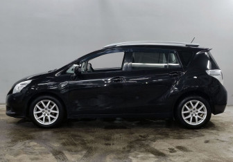 Подержанный автомобиль Toyota Verso 2012 года (8 фото)