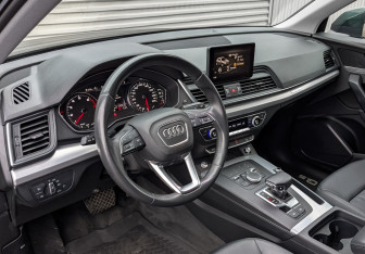 Подержанный автомобиль Audi Q5 2019 года (15 фото)