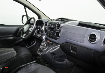 Подержанный автомобиль Peugeot Partner 2021 года (9 фото)