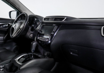 Подержанный автомобиль Nissan X-Trail 2018 года (9 фото)