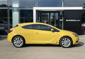 Подержанный автомобиль Opel Astra Hatchback 2014 года (4 фото)