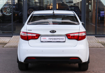 Подержанный автомобиль Kia Rio Sedan 2011 года (5 фото)