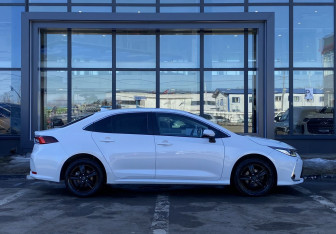 Подержанный автомобиль Toyota Corolla Sedan 2019 года (4 фото)