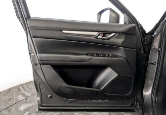 Подержанный автомобиль Mazda CX-5 2020 года (19 фото)