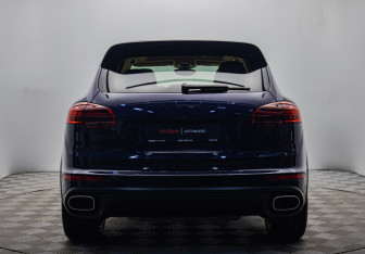 Подержанный автомобиль Porsche Cayenne 2017 года (4 фото)