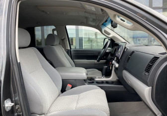 Подержанный автомобиль Toyota Tundra 2010 года (22 фото)