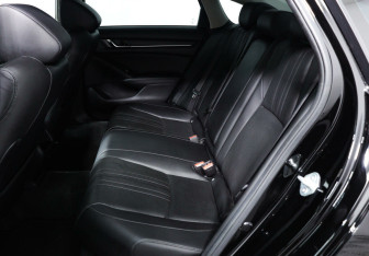 Подержанный автомобиль Honda Accord Sedan 2022 года (13 фото)