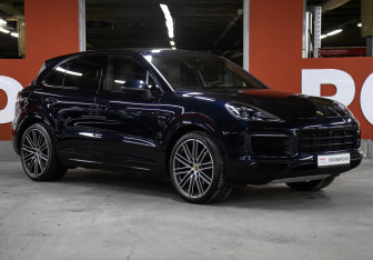 Подержанный автомобиль Porsche Cayenne 2019 года (3 фото)