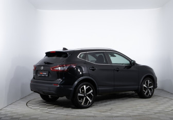 Подержанный автомобиль Nissan Qashqai 2020 года (5 фото)