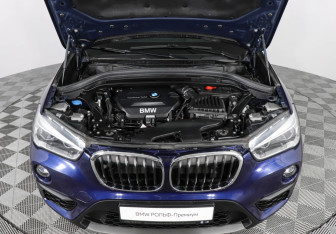 Подержанный автомобиль BMW X1 2017 года (10 фото)