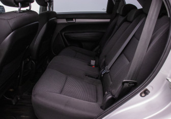Подержанный автомобиль Kia Sorento 2013 года (11 фото)