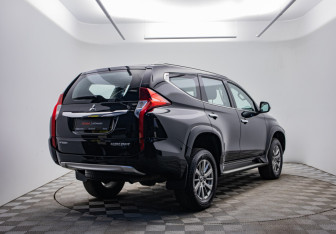 Подержанный автомобиль Mitsubishi Pajero Sport 2019 года (5 фото)