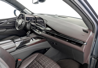 Подержанный автомобиль Cadillac Escalade Suv 2021 года (11 фото)