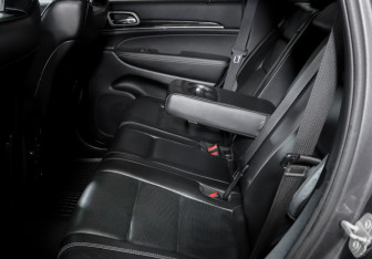 Подержанный автомобиль Jeep Grand Cherokee 2014 года (10 фото)