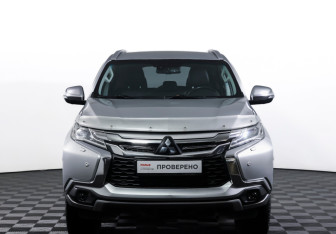 Подержанный автомобиль Mitsubishi Pajero Sport 2017 года (2 фото)