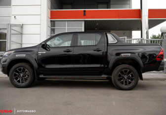 Новый Toyota Hilux 2025 (4 фото)