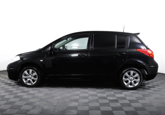 Подержанный автомобиль Nissan Tiida Hatchback 2012 года (8 фото)